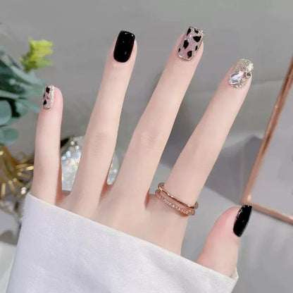 Creative Nail Art Set with Elegant Animal Accents Acalora
