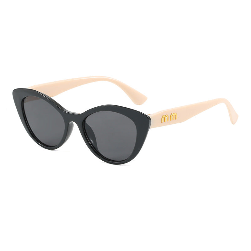 Women's Cat-Eye Sunglasses in Trendy Vintage Style Bowlift