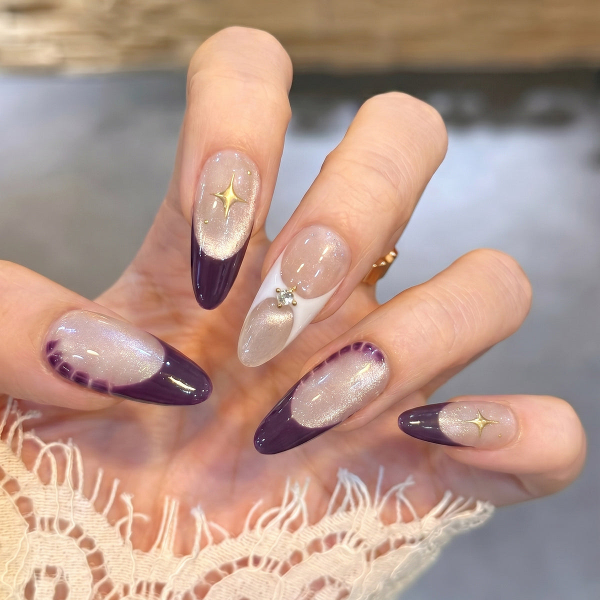 Elegant Press-On Nail Art Set with Crystal Details Acalora