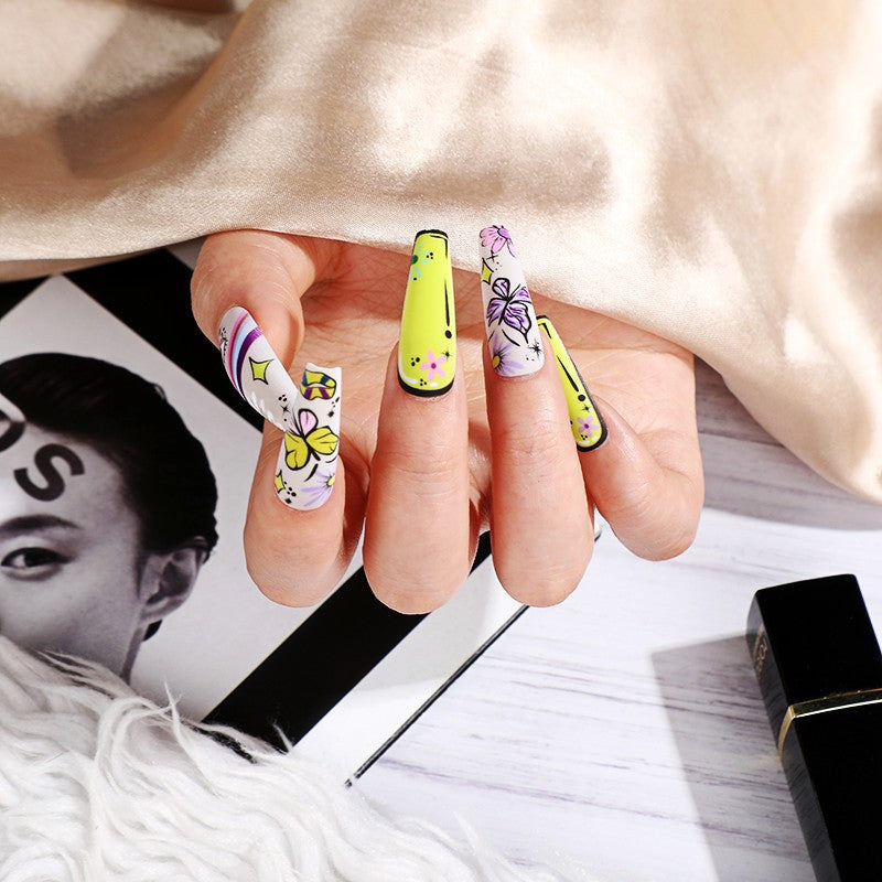 Artificial nails in creative flower design Acalora