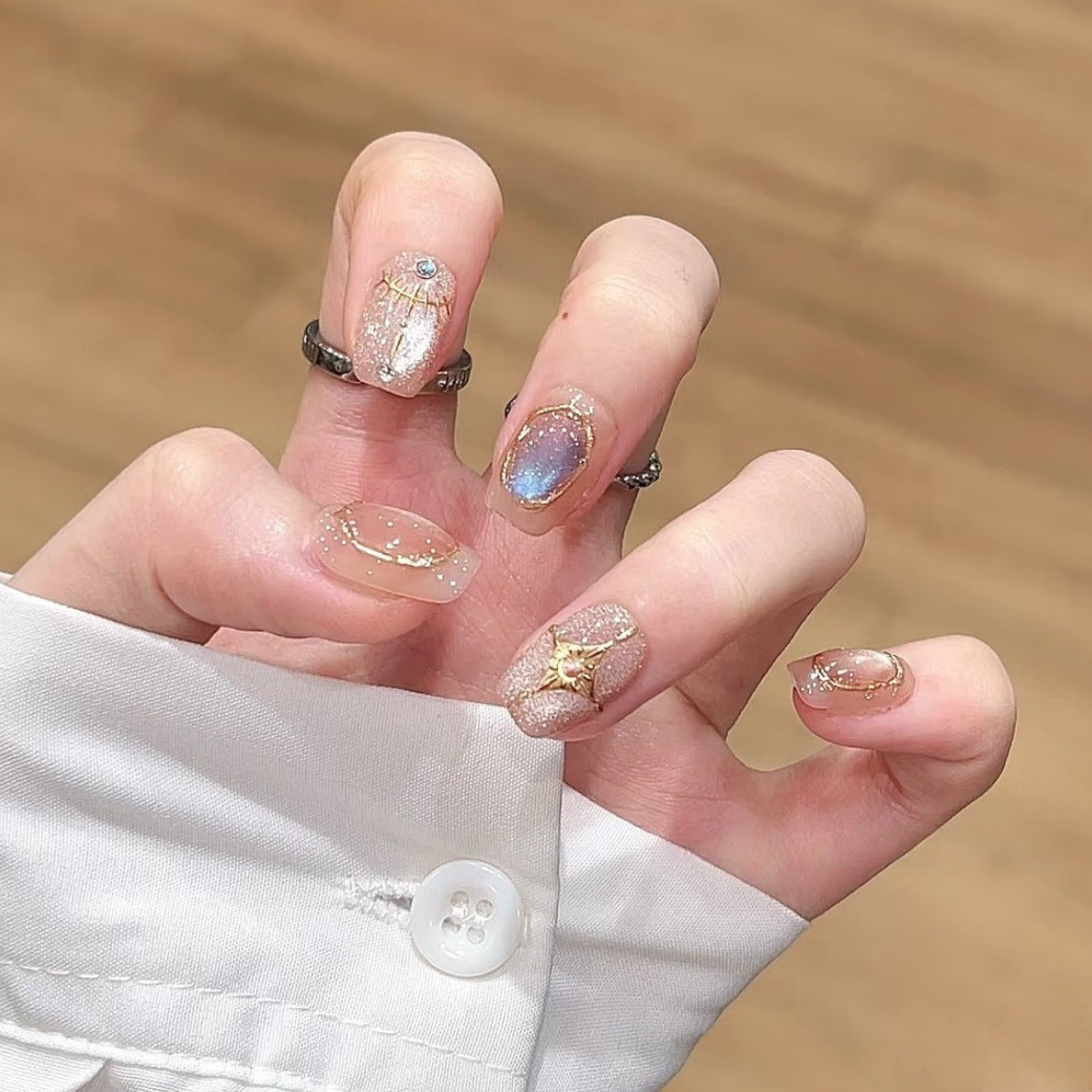 Decorative Press-On Nail Art Set with Shimmering Gemstone Accents Acalora