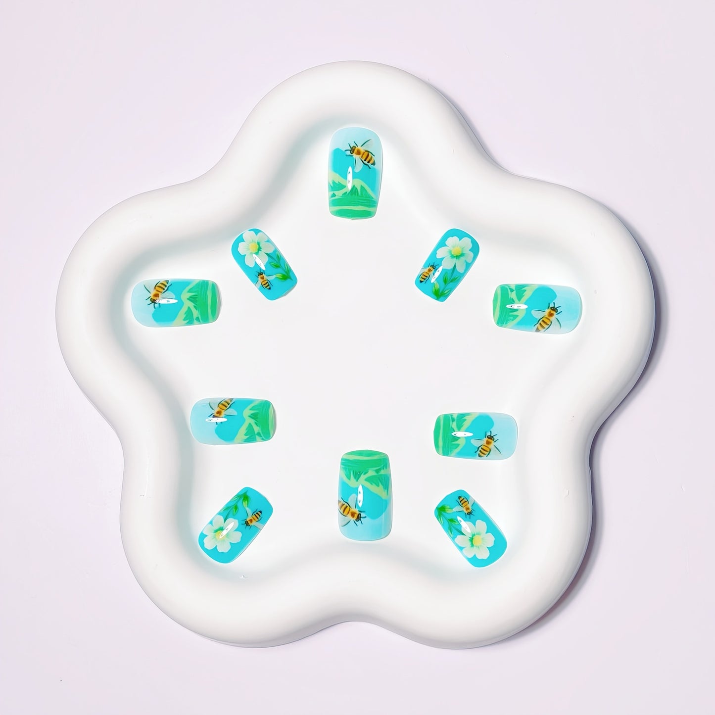 Nature-Inspired 3D Nail Art Acalora