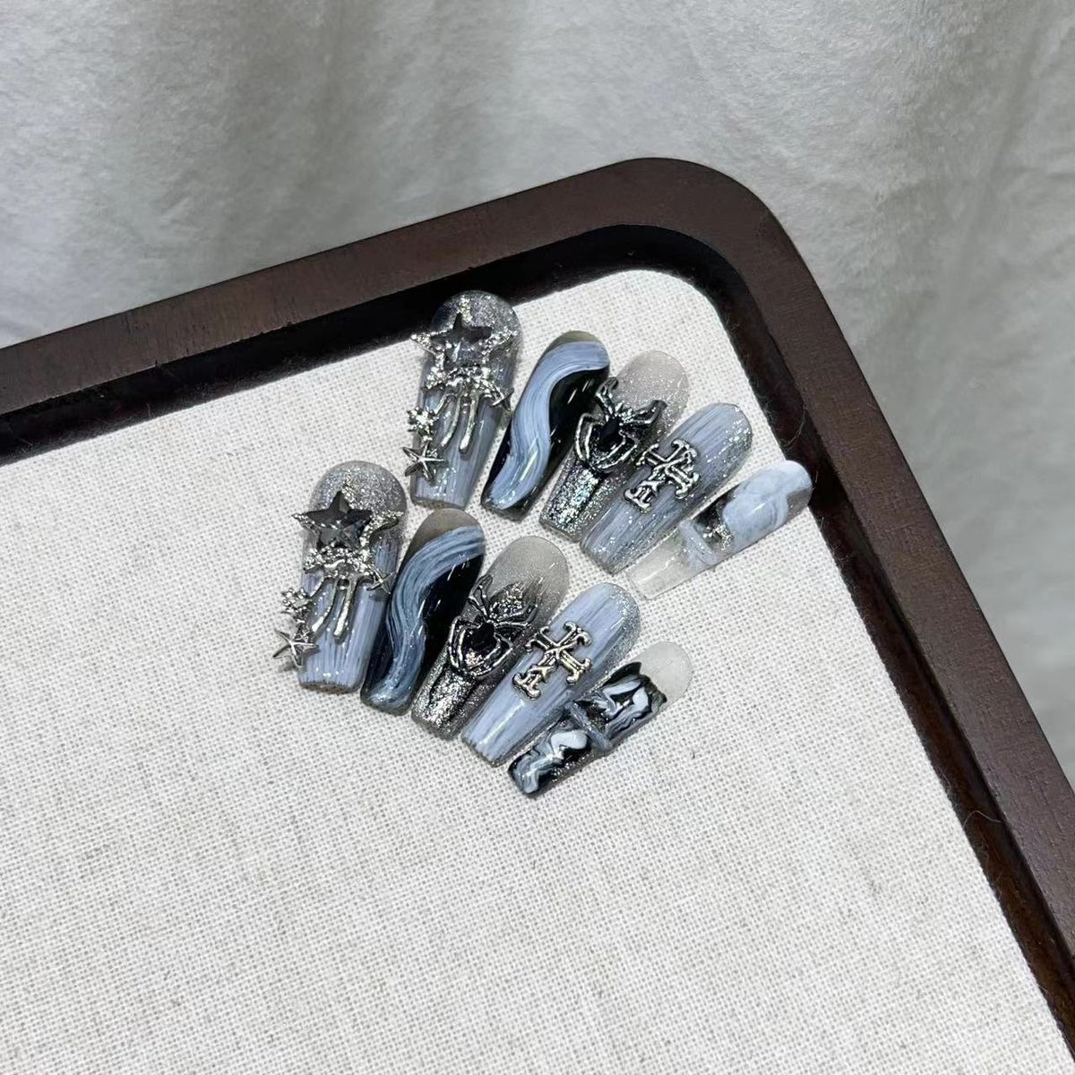 Glamorous Press-On Nail Art Set with Decorative Metallic Elements Acalora