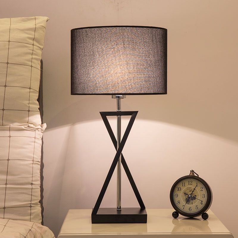 Geometric Design Table Lamp