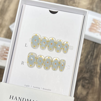 Handmade Press-On Nail Set with Artistic Floral Design Acalora
