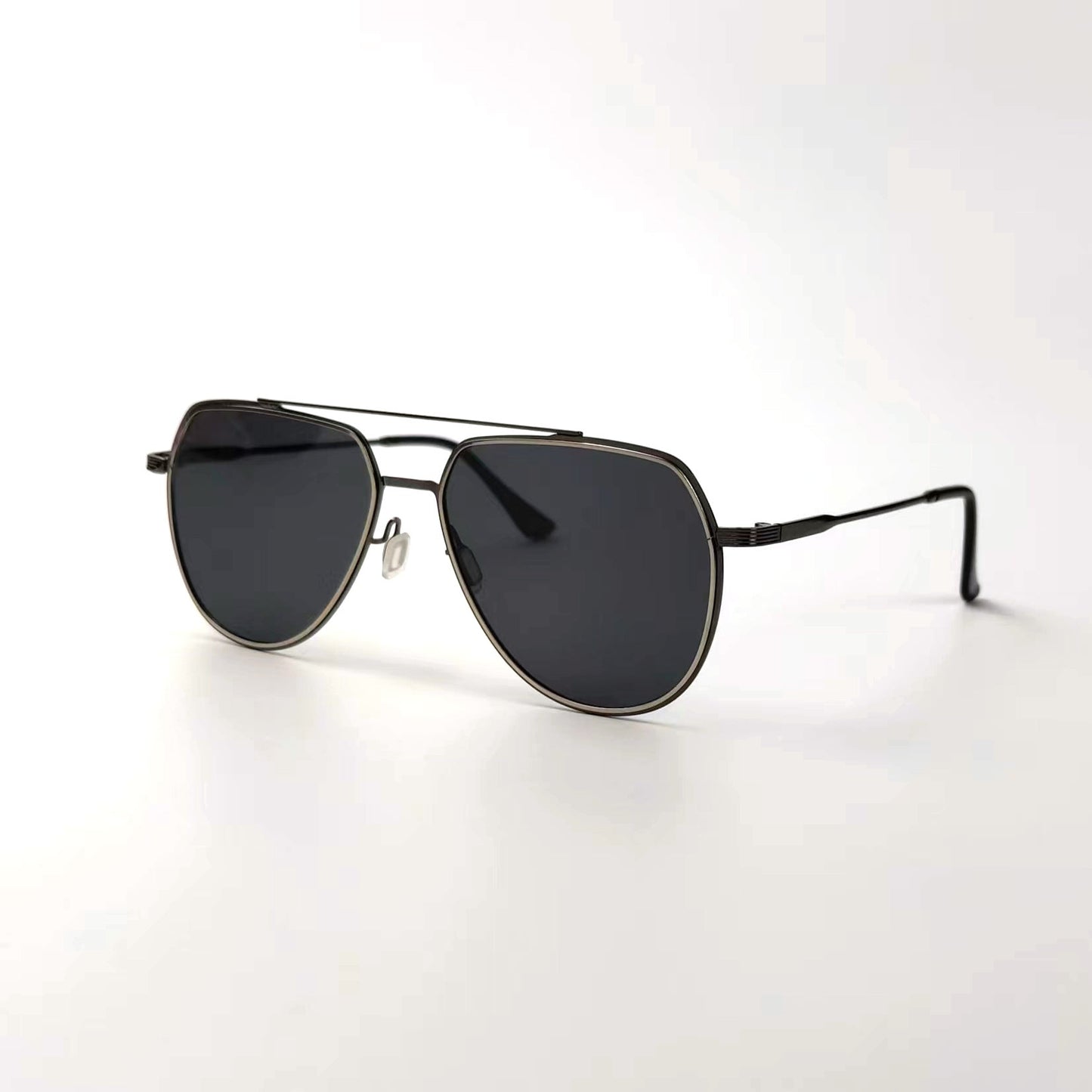 Men's elegant pilot sunglasses with polarizing lenses Bowlift
