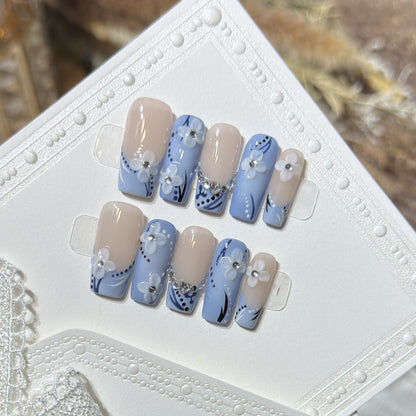 Decorative Press-On Nail Art Set with Floral and Gemstone Details Acalora