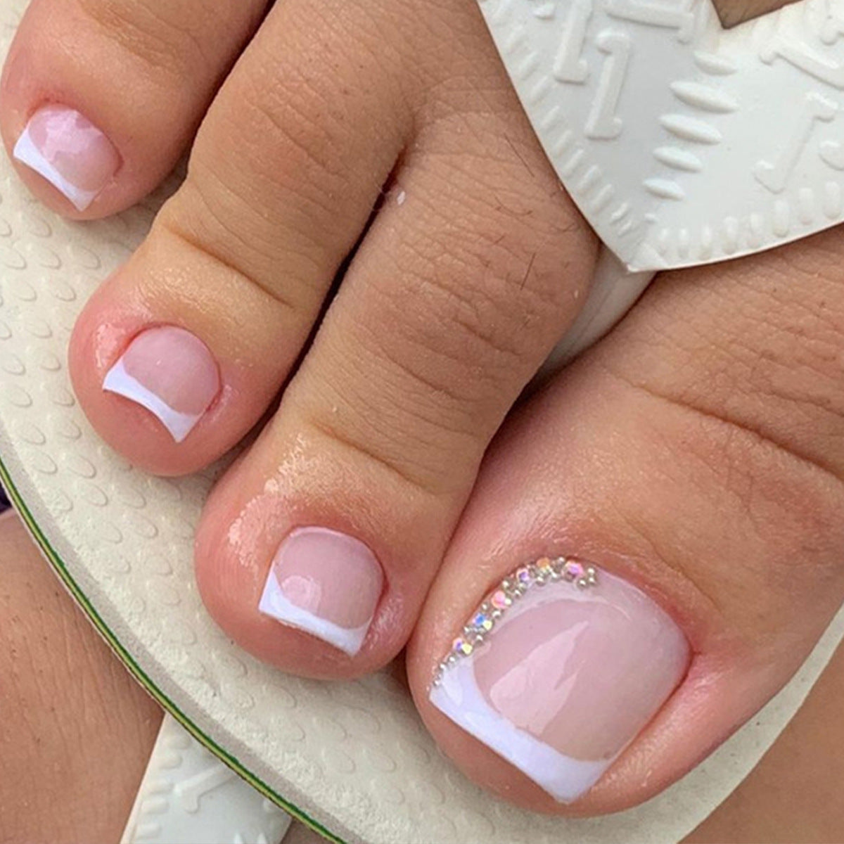 Premium Press-On Nail Set with Elegant Design Elements Acalora
