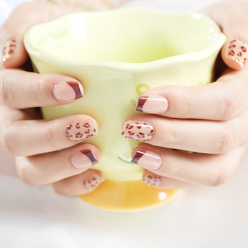 Trendy Animal Print Press-On Nail Set Acalora