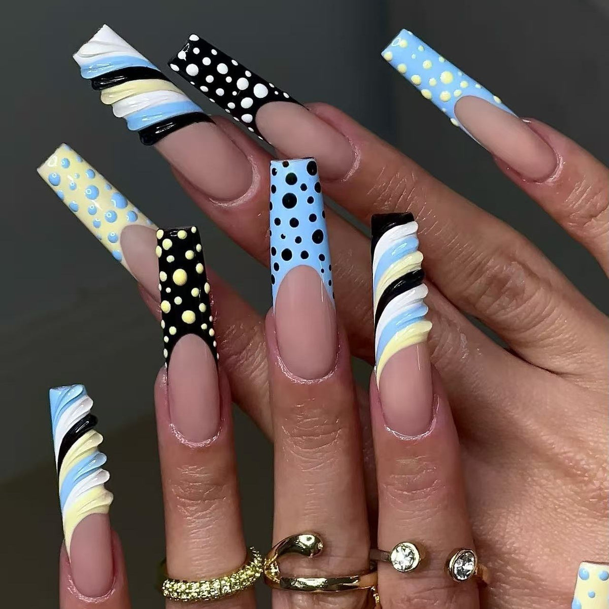 Artificial Nail Set with Stylish Geometric Designs Acalora