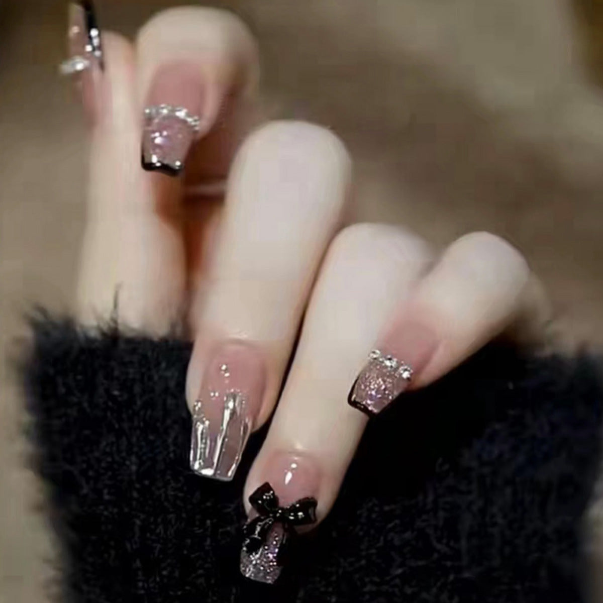 Festive Holiday Themed Press-On Nail Art Acalora