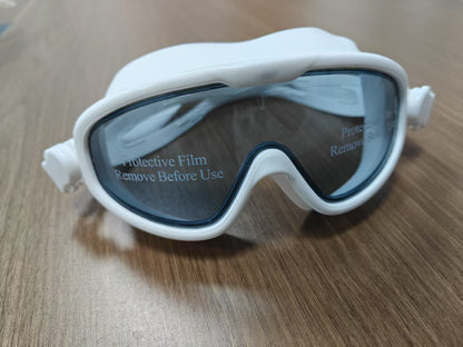 Swimming mask with anti-fog coating and ergonomic silicone frame Kalsten