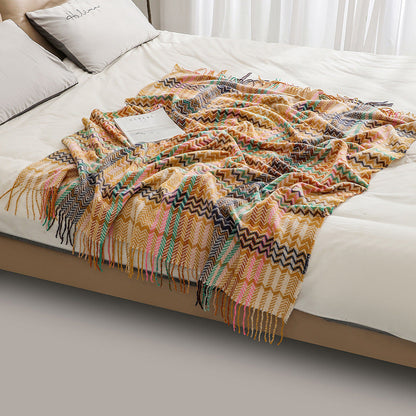 Cozy Geometric Patterned Throw Blanket
