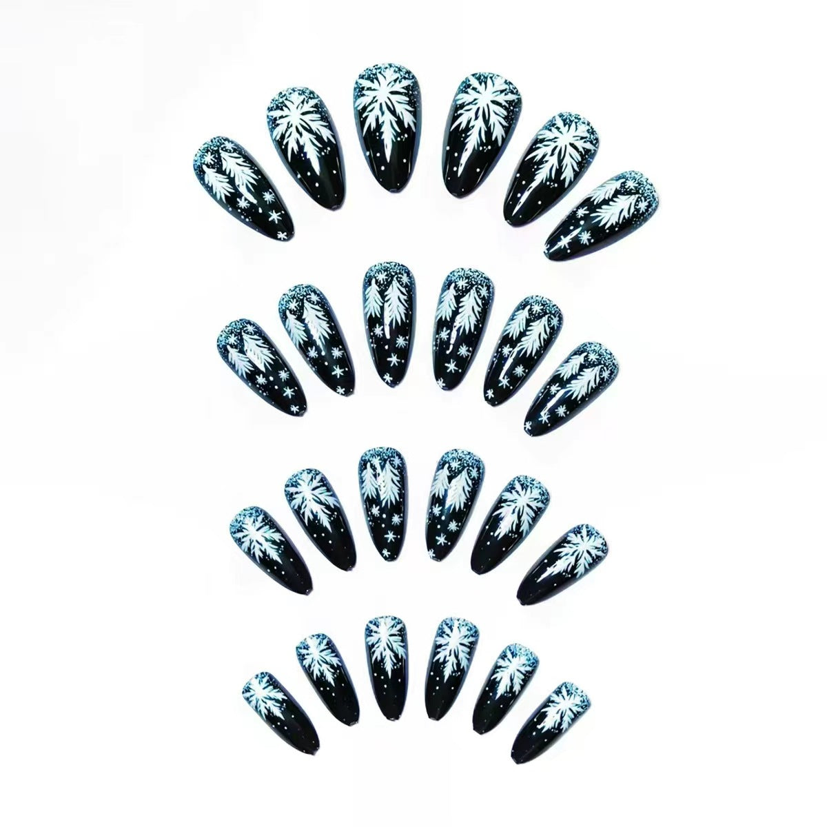 Snowy Winter-Themed Nail Art Acalora