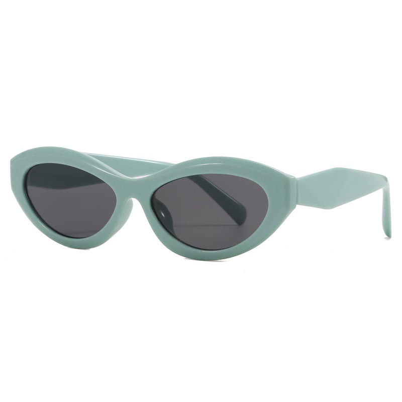 Women's Cat-Eye Sunglasses with Wide Frame and UV Protection Bowlift