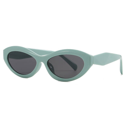 Women's Cat-Eye Sunglasses with Wide Frame and UV Protection Bowlift