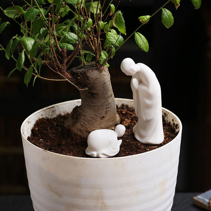 Elegant and modern Feng Shui sculpture Acalora