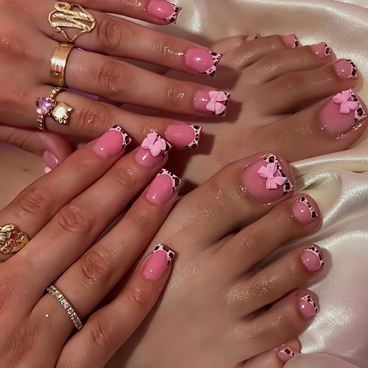 Artistic Nail Set with Bow Accents Acalora