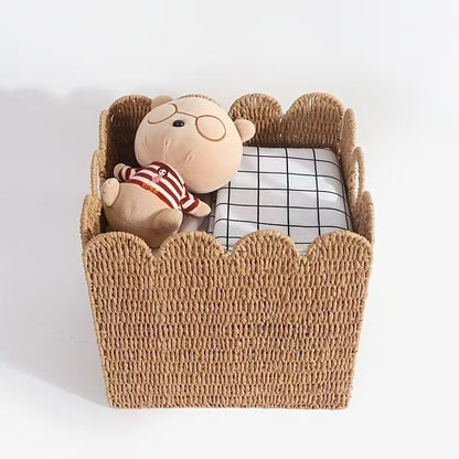 Decorative storage basket made of natural material Acalora