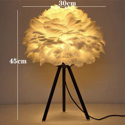 Skanto | Feather Table Lamp