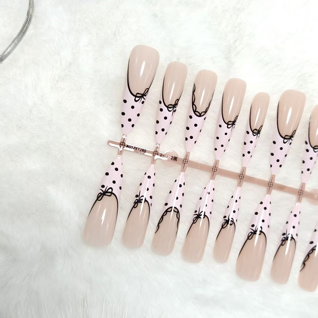 Trendy Nail Art Acalora