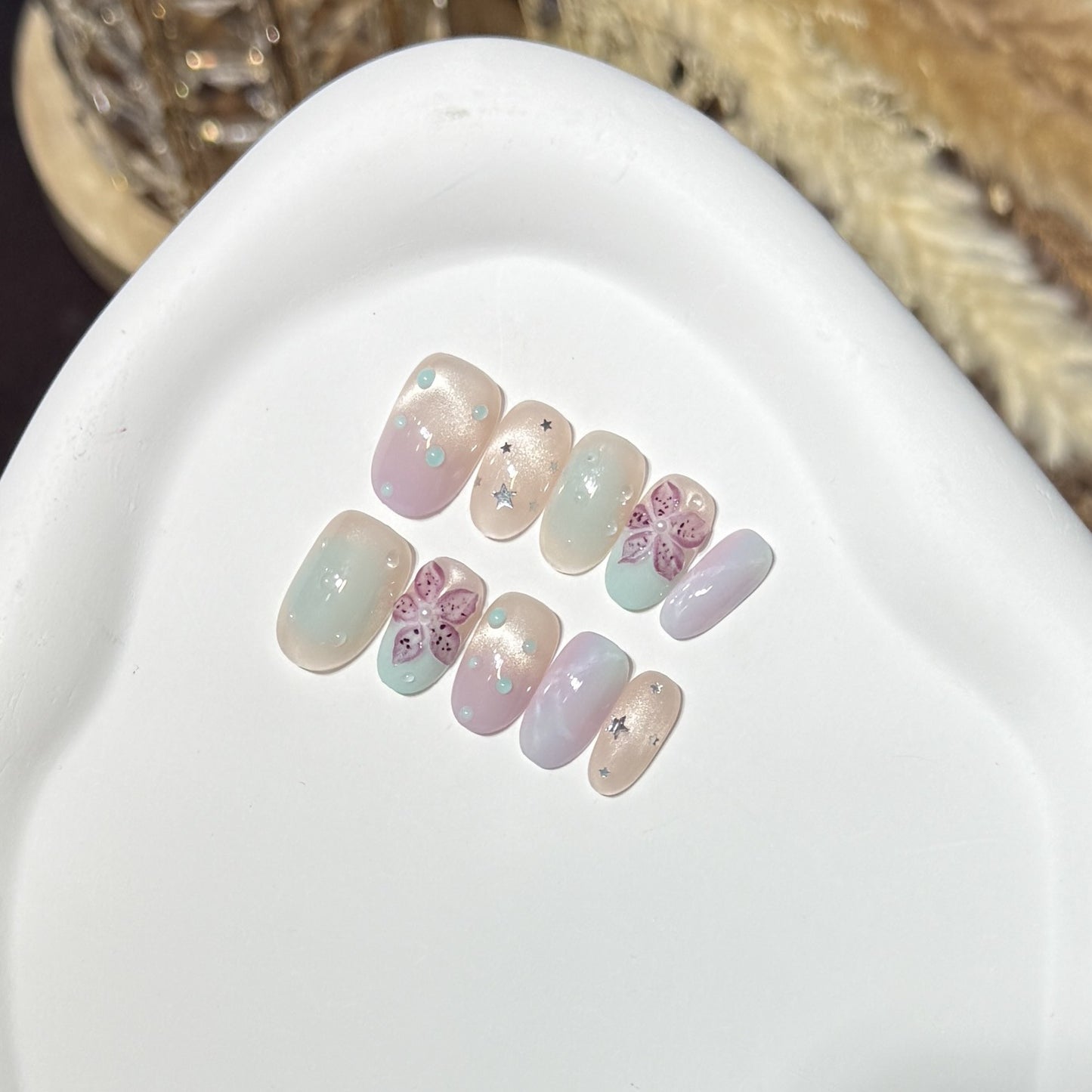 Floral-Inspired Press-On Nail Art Set with Star Accents Acalora
