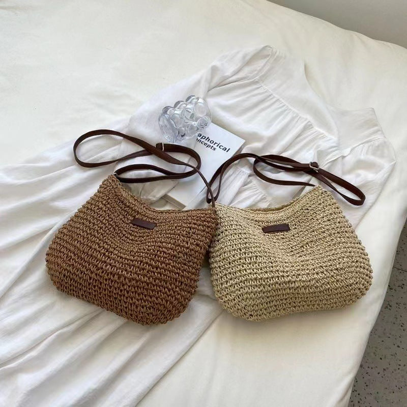 Hand-knotted shoulder bag with leather accents Skanto