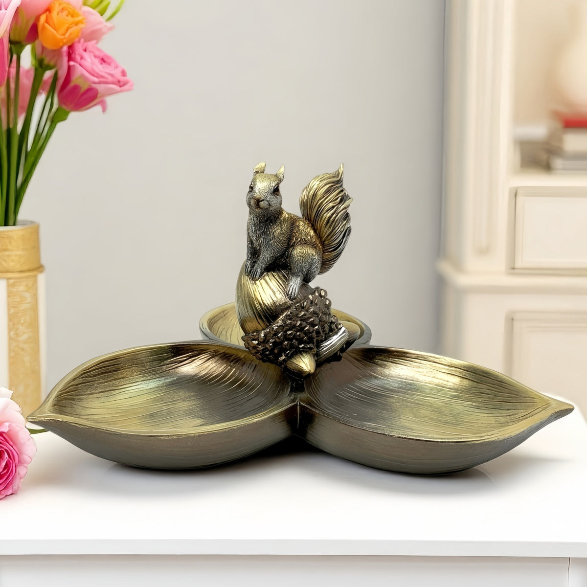 Decorative bowl with squirrel motif Acalora