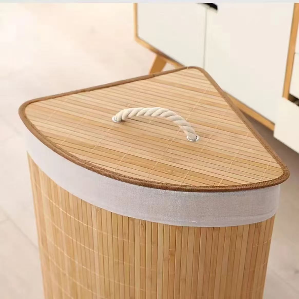 Practical Laundry Basket Made of Bamboo with Lid Acalora