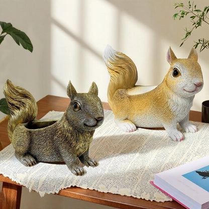 Squirrel-shaped planter Acalora