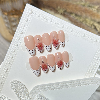 Elegant Floral Press-On Nails Acalora