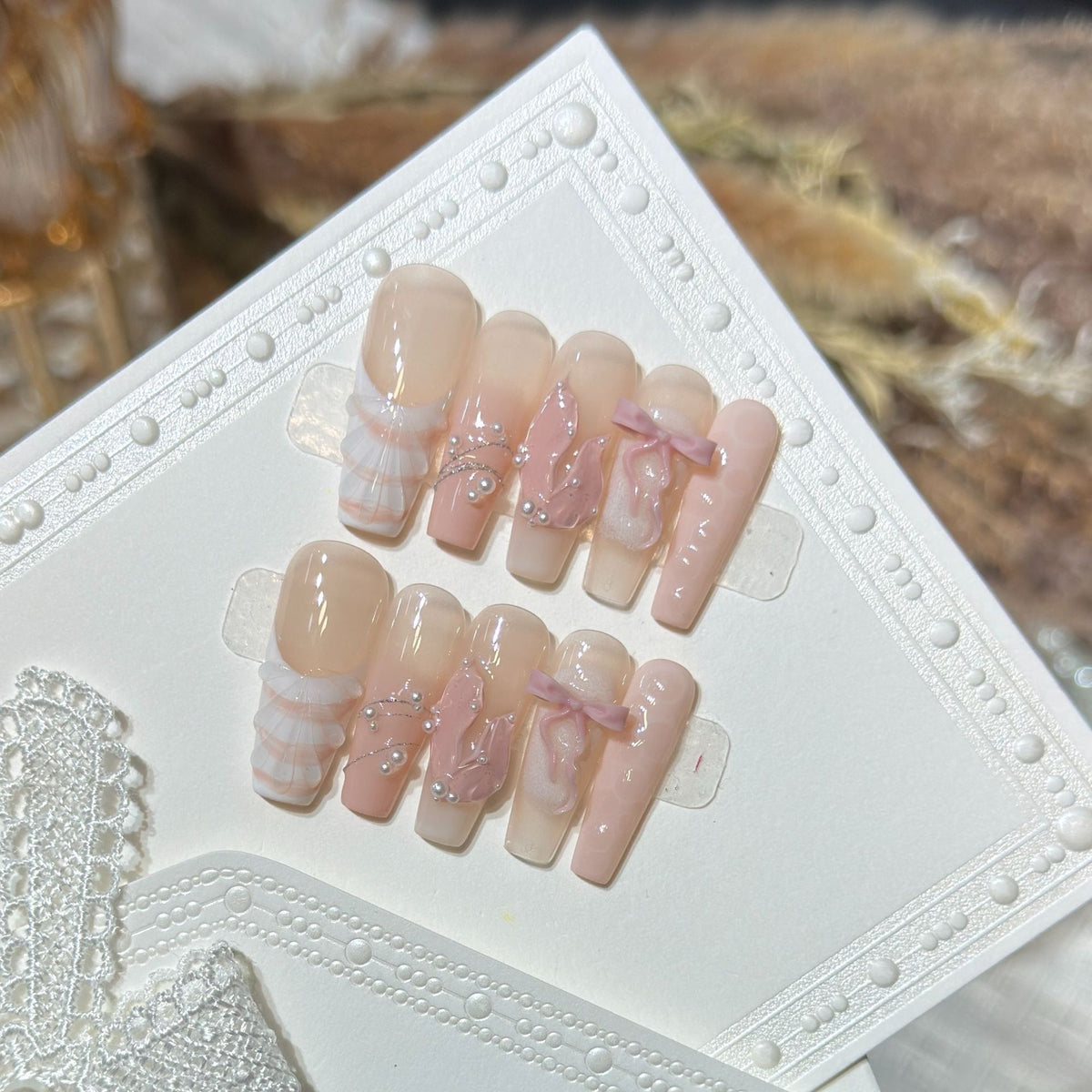 Artistic Decorative Press-On Nail Set Acalora
