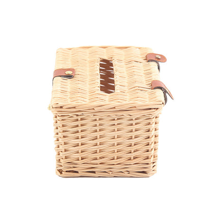 Basket with practical folding mechanism and leather details