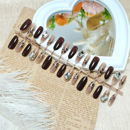 Artificial nails with elegant glamour accents Acalora