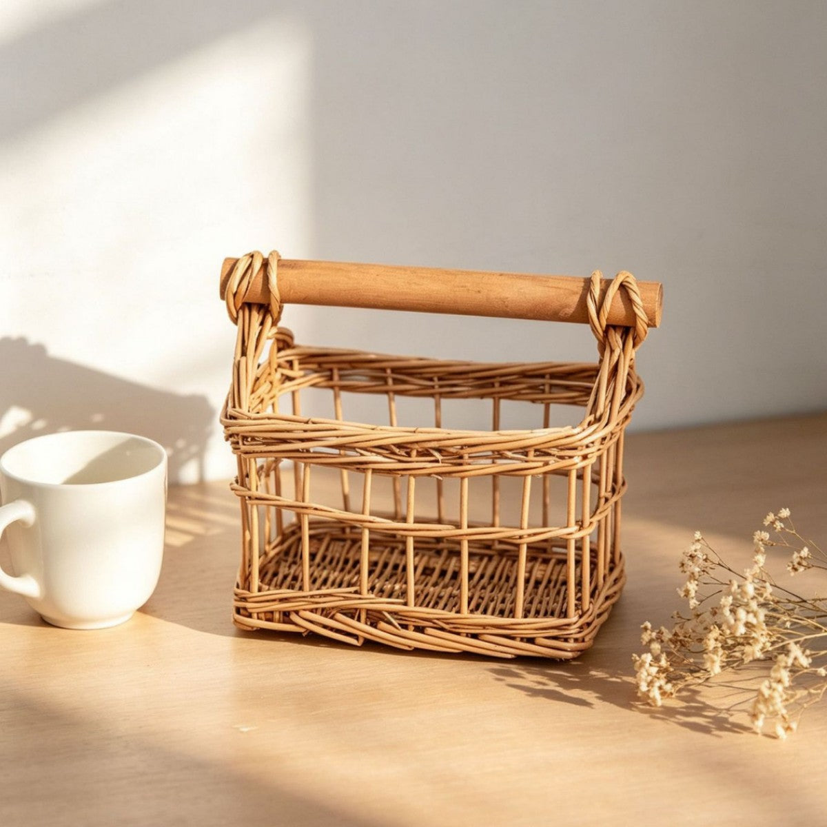 Handcrafted storage basket with wooden handle Acalora