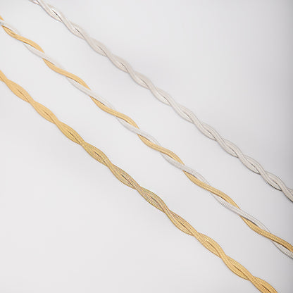 Elegant Textured Wire Bracelet Acalora