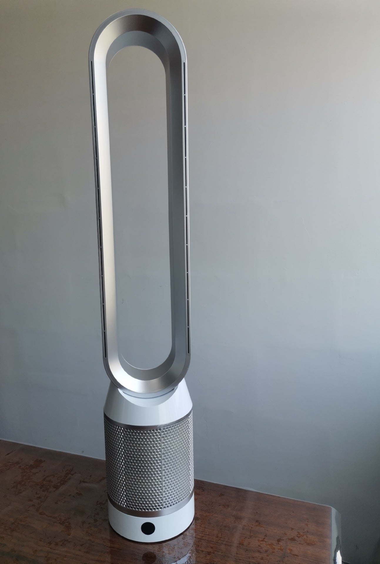 Cool bladeless tower fan with HEPA air purifier and remote control Skanto