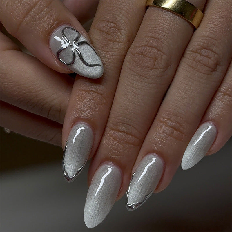 Stylish Press-On Nail Set with Elegant Silver Accents Acalora