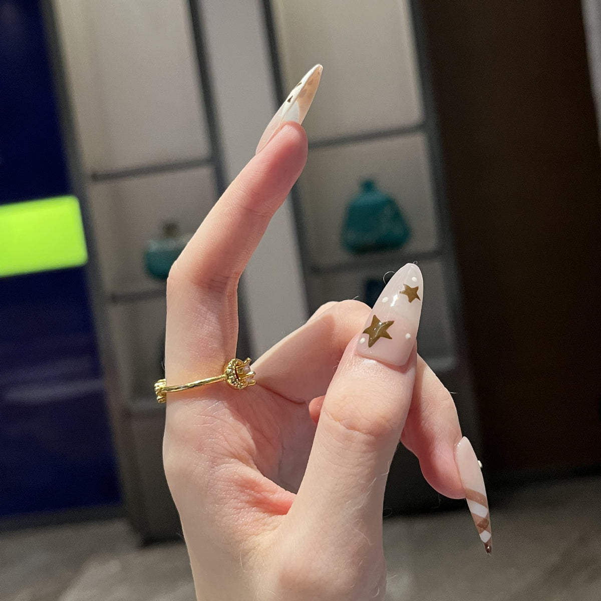 Artistic Press-On Nail Set Acalora