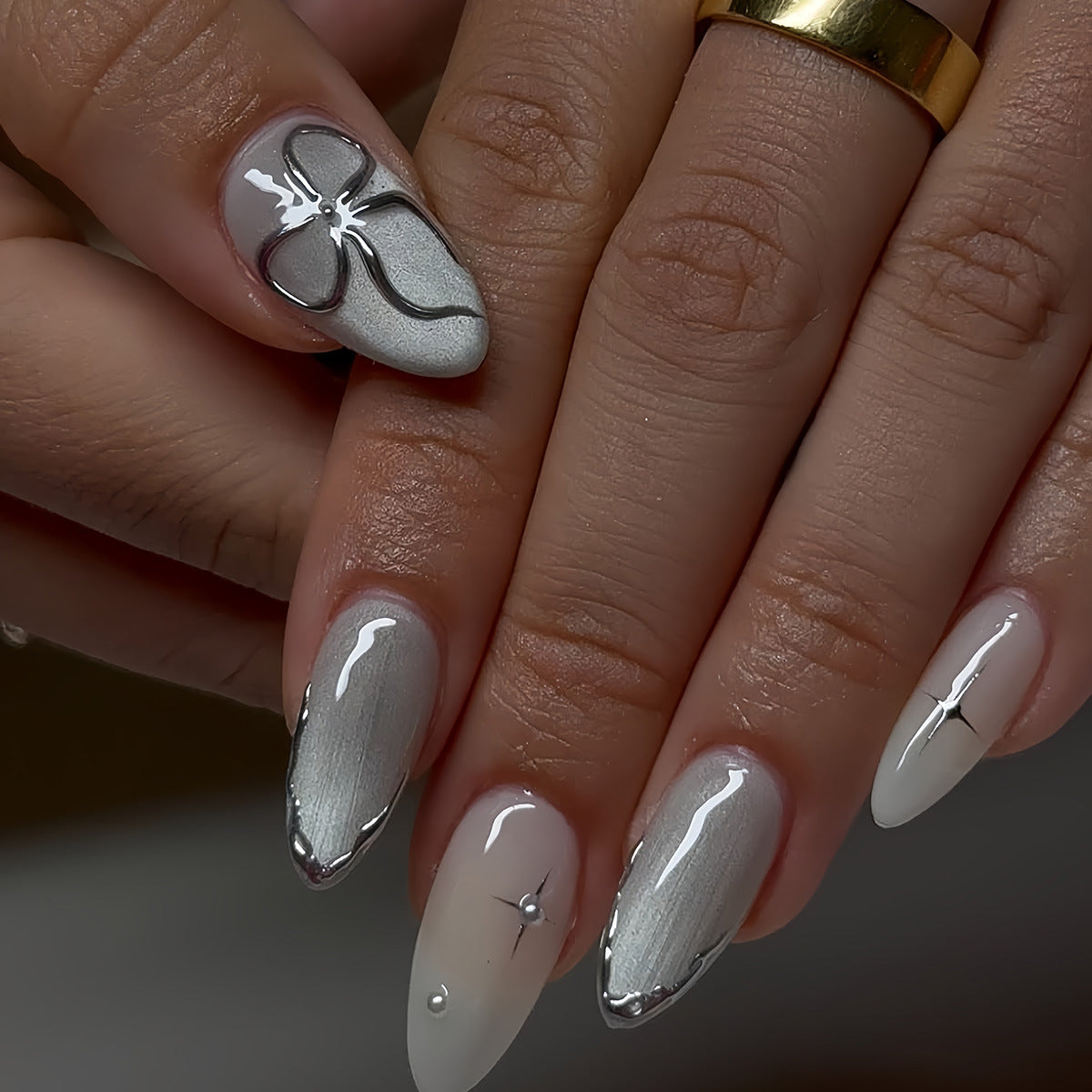 Elegant Stiletto Press-On Nail Art with Glossy Finish Acalora