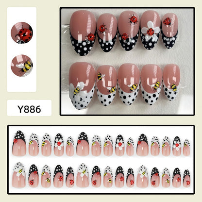 Artificial nails with playful insect design Acalora