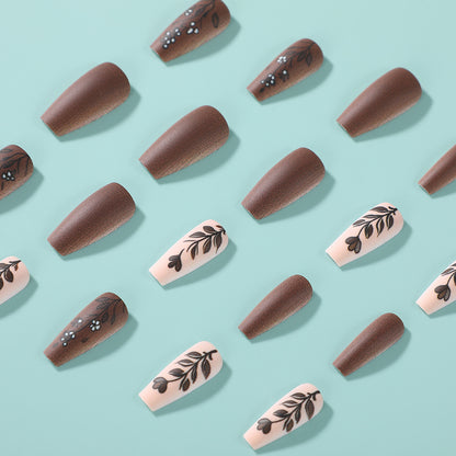 Artificial nails in an elegant and natural design Acalora