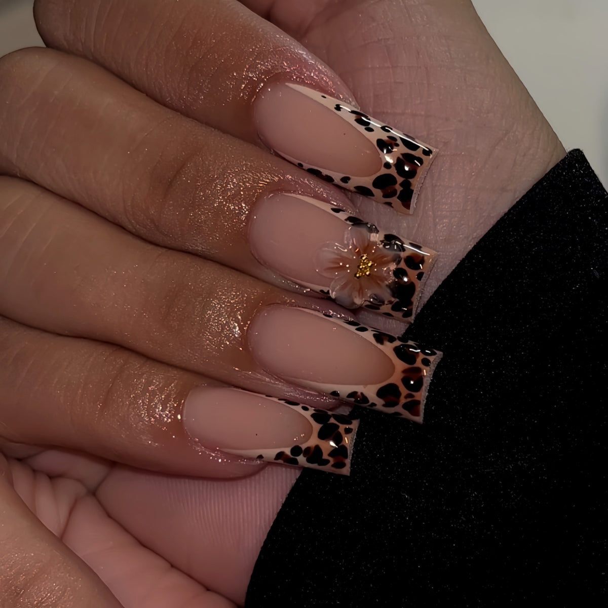 Elegant Animal Print Press-On Nail Art Acalora