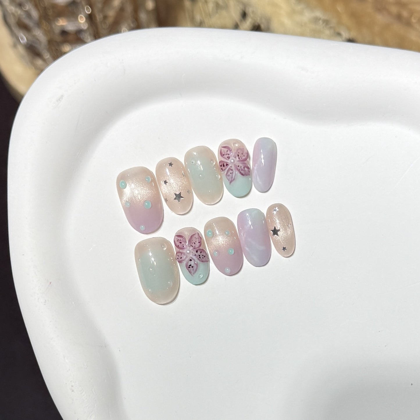 Floral-Inspired Press-On Nail Art Set with Star Accents Acalora