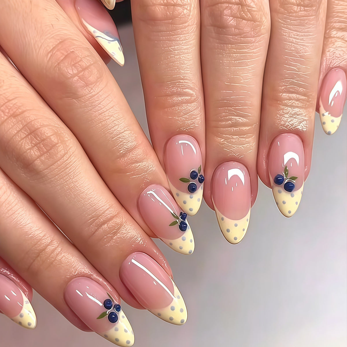 Elegant Floral Accent Press-On Nail Set Acalora