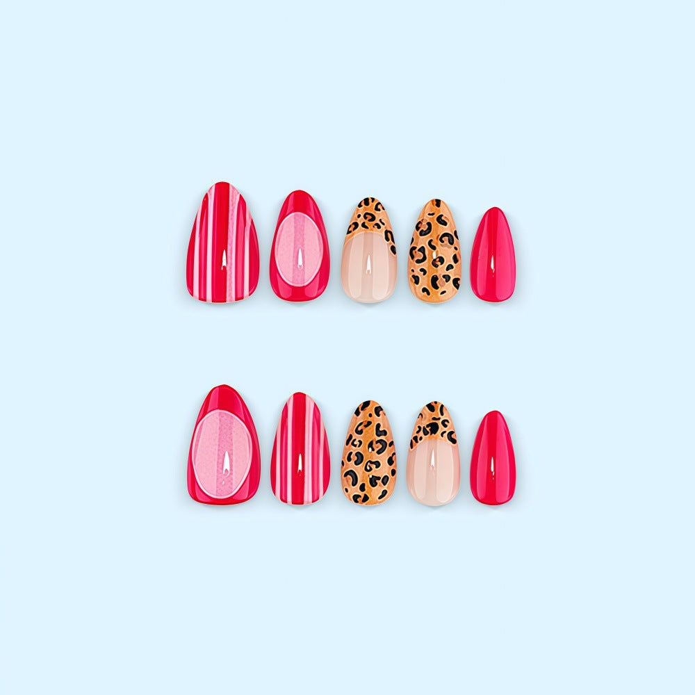 Artificial nails with trendy leopard and striped decorations Acalora