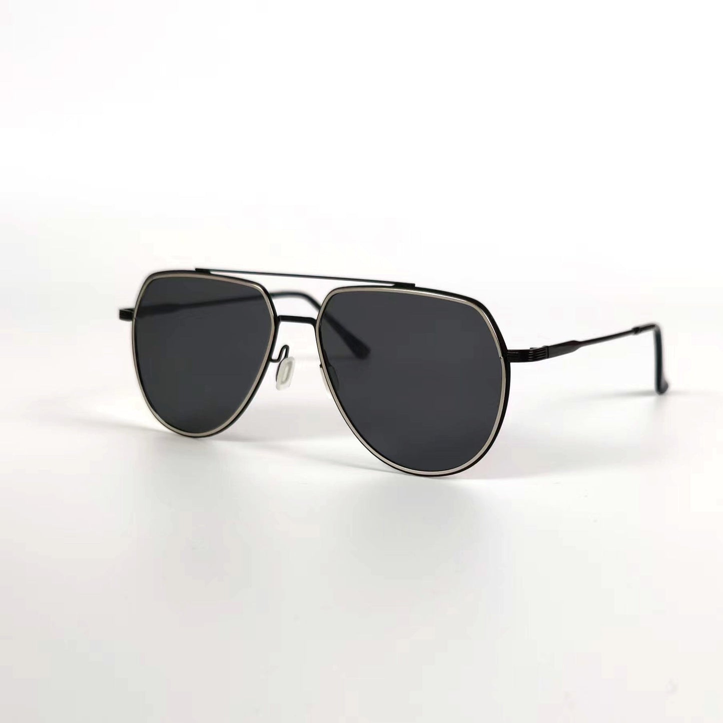 Men's elegant pilot sunglasses with polarizing lenses Bowlift