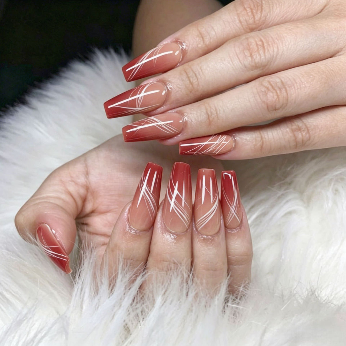 Artificial nails in elegant ombre design with fine lines Acalora