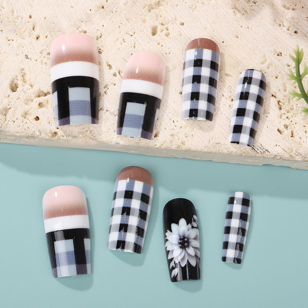 Creative artificial nails with stylish checkered patterns and floral design Acalora