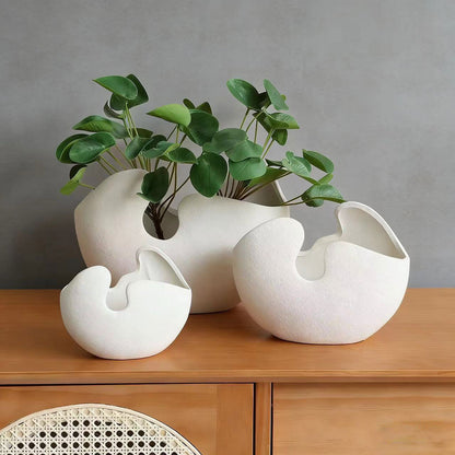 Elegant and modern ceramic vase Acalora